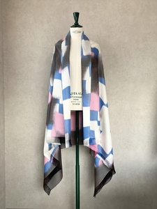 ◎海外要人向け贈呈品選出 足利銘仙(ほぐし織り)シルクストール ART.Square-BL【海外要人向け 贈呈品 羽織り 大判 シルク ストール 栃木県 足利市 】