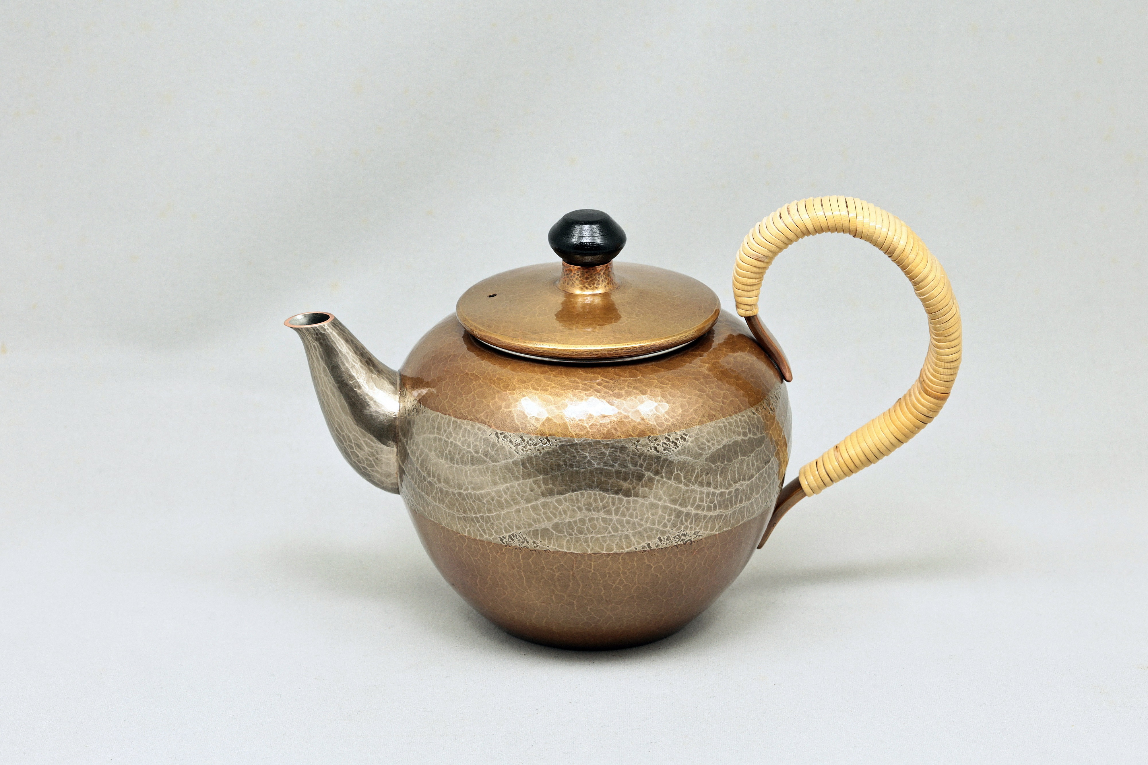 
            銅製急須なつめ形 帯織文 素銅金 FC250005
          