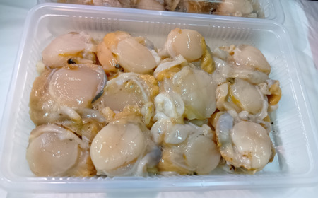 【先行予約】冷凍生剥きほたて 1kg（500g×2） 【 ふるさと納税 人気 おすすめ ランキング ホタテ ほたて ホタテ 剥き 生剥き 帆立 貝柱 貝ひも 北海道産 天然 冷凍 貝類 ギフト 贈答 