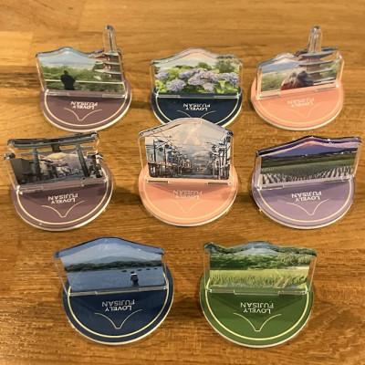 ふるさと納税 山梨県 課題解決型地域活性化富士山オリジナルアイテム 缶バッジ6個・スタンド8個・キーホルダー6個