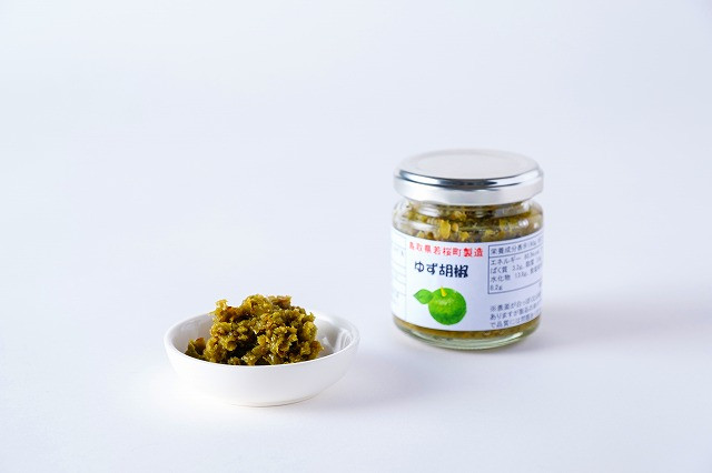 鍋物、スープ、味噌汁に混ぜたり、焼肉や野菜炒めなどの薬味としても幅広く使っていただけます。