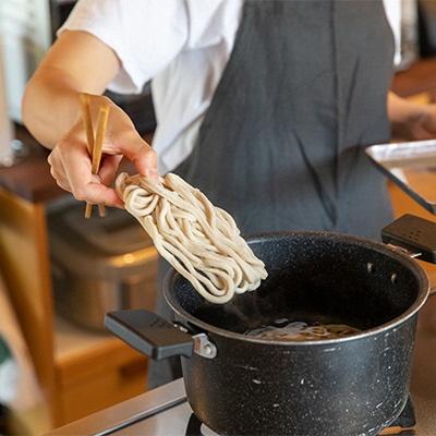 ふるさと納税 瀬戸内市 冷凍ざるうどん300g×5袋(つけ汁90g×5袋付)備前福岡一文字うどん[No.5735-1317] |  | 01