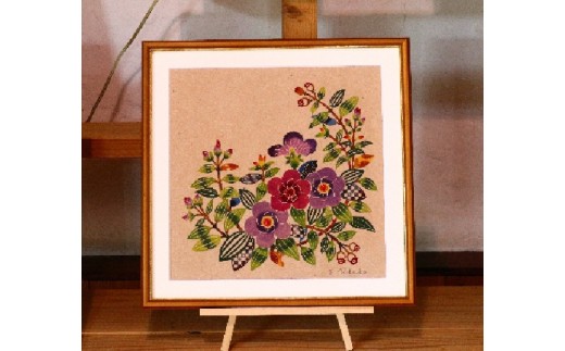 
                  芭蕉紙紅型染「沖縄の花」シリーズ〈野ぼたん〉37cm額【1361383】
                