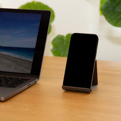 ふるさと納税 奥州市 スマホスタンド iPhone 17 Pro Max 対応 ダークブラウン バンドシー [AR183] |  | 01