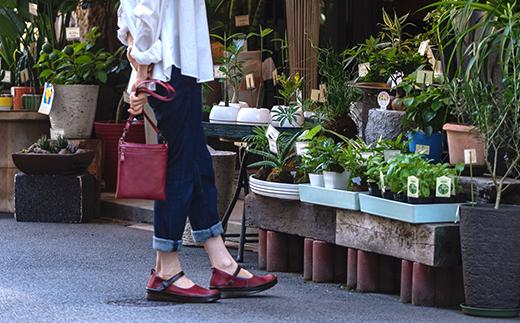 【グッドデザイン賞受賞】手を使わずに脱ぎ履きできる！ 職人手作り ストラップシューズ KAYAK カヤック 靴 レディース【マスタード／23.5cm】