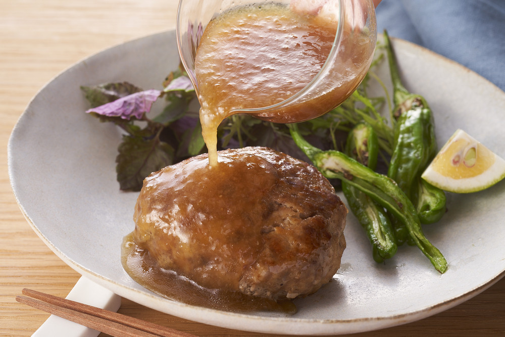 返礼品はハンバーグと柚子胡椒ソースのみです。