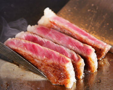 「自慢の逸品」種子島生まれ雌牛　ステーキ用（300g）