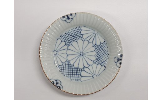 【伊万里焼】染付菊文・七宝文渕彫皿セット H707