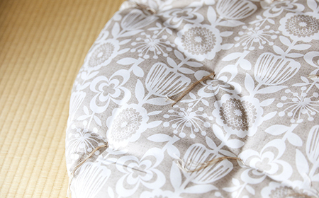 【ふとんの色柄が選べる】体に優しい天然繊維　手作り　まる座布団