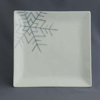赤絵白磁硯処 雪月花 角皿19cm スノークリスタル〈ブルー〉有田焼 A18-4_イメージ2