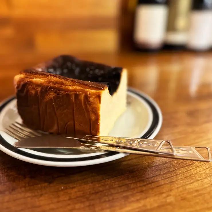 オサルナの幸せを感じてほしい絶品バスクチーズケーキ ケーキ スイーツ
