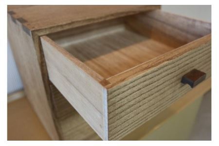 熟練桐たんす職人が手作りした三段小引出（オイル塗装）　【11246-0135】