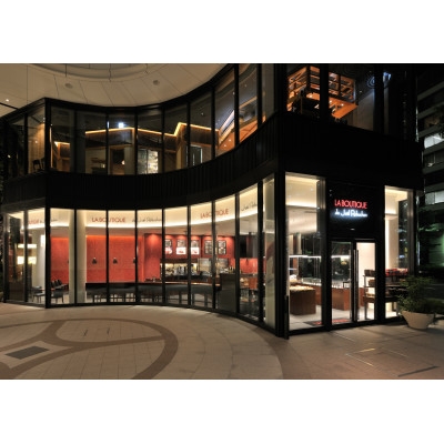 
            ラ ブティック ドゥ ジョエル・ロブション 丸の内ブリックスクエア店お食事券10,000円【1658396】
          