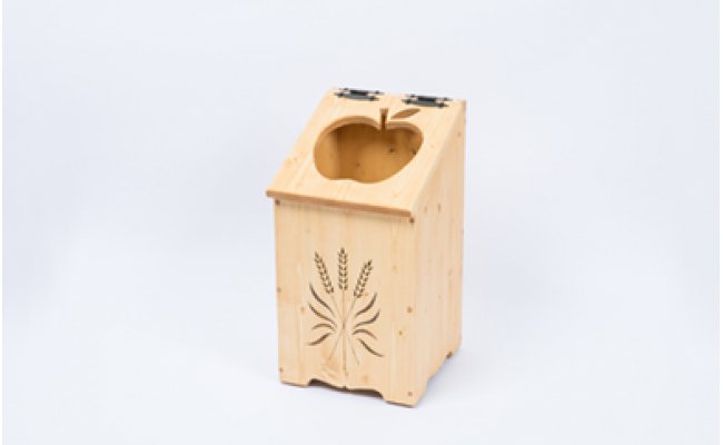 【ふるさと納税】北海道産 天然木の手づくり ゴミ箱（りんご形）《厚真町》【木工房TANAKA】 ごみ箱 ゴミ箱 木製 天然木 日用品 雑貨 りんご 北海道 ハンドメイド インテリア [AXAU011] 34000 34000円