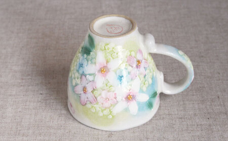 【瀬戸焼】「工房 ゆずりは」 薄紅花景色 マグカップ 1個 【松本陶器株式会社】 / マグ 食器 コーヒーカップ ティーカップ / 瀬戸市[BBDX016]
