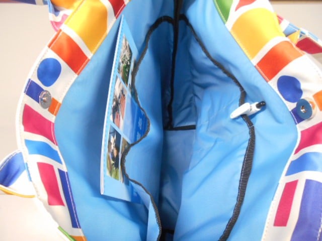 ペン用、スマートフォン用、財布用、書類の内ポケット