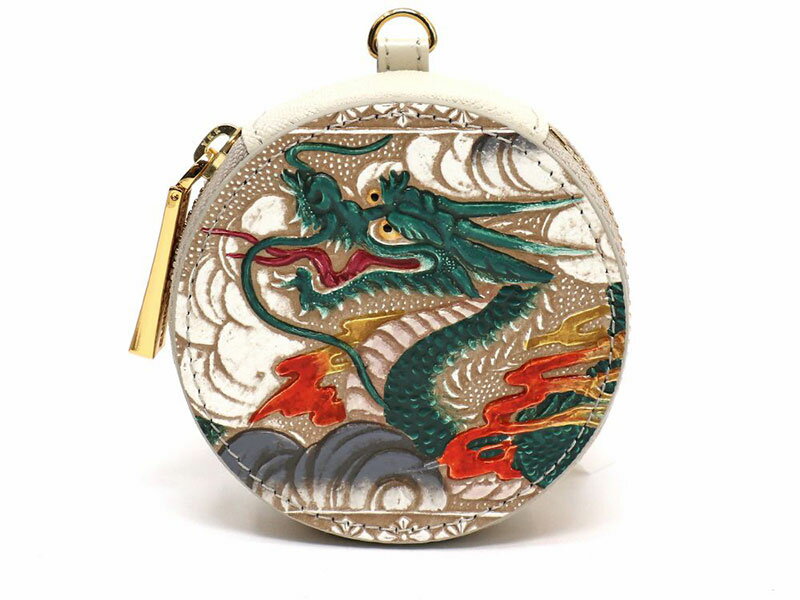 【ふるさと納税】【文庫屋大関】マカロンポーチ 龍＜ワイン＞【皮革工芸品】 ポーチ ミニポーチ 小物入れ アクセサリー入れ イヤホン入れ 収納 保管ケース 手のひらサイズ 本革 革 皮革 工芸品 工芸 雑貨 ギフト プレゼント 日本製 東京