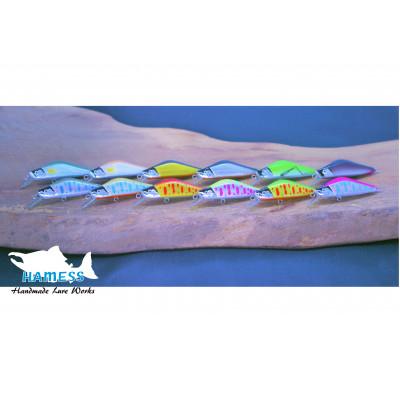 ふるさと納税 さぬき市 HAMESS(ハーネス)のハンドメイド　ルアーピンバッチ4色セット(カラー指定不可) |  | 01