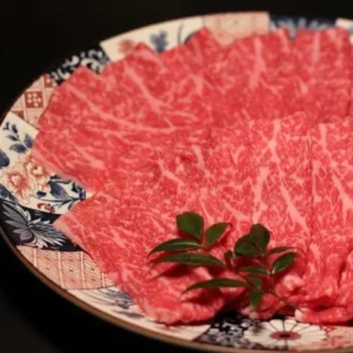 稲葉メルヘン牛(A5)　すき焼き2種計650g(肩ロース350・赤身モモ300)【配送不可地域：離島・北海道・沖縄県・東北・中国・四国・九州】【1291440】