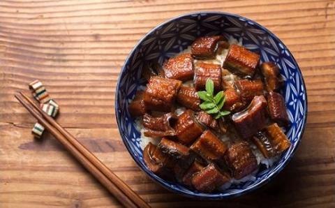 ［1295］四万十うなぎ缶詰／詰合せ2缶セット（蒲焼、ひつまぶし：山椒付き）