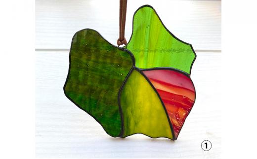 【ステンドグラス】キュートなオーナメント（01:紅葉）□