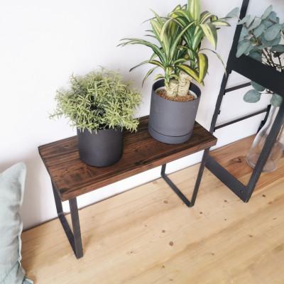 ふるさと納税 守口市 無垢材とアイアンのシェルフ H30cm W47cm / DBR / 植物由来の天然オイル / 完成品 |  | 01