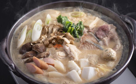 鍋 新ご当地グルメ さかきん発酵鍋 酒粕＆味噌仕立て【発酵のまち上越】なべ お鍋 味噌 酒粕 スープ 豚肉 鶏 もも肉 つみれ 野菜 ごはんのお供