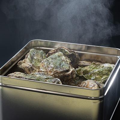 ふるさと納税 女川町 潮香焼セット(殻付き牡蠣・カンカン焼き)ナイフ・軍手入り |  | 02