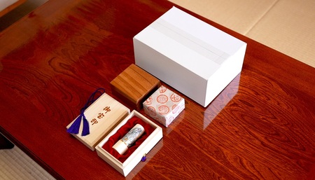 現代の名工・宮澤宝泉作　象牙印鑑30ミリ丸×90ミリ丈「上り龍」象嵌入[5839-2074]