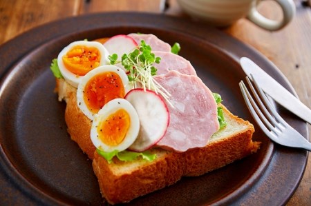 明方ハム 詰合せ Aセット 計810g  ( 伝統製法 農協 ハム ソーセージ フランク 肉 特産品)