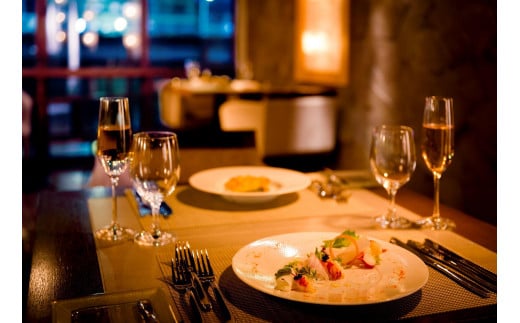 【鮒鶴京都鴨川リゾート】レストラン〈ルアン〉プロポーズプラン 【フレンチフルコース・チャペル貸切・12本の赤いバラ演出付】