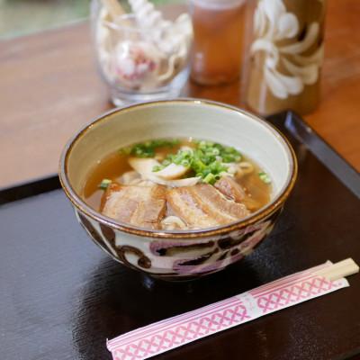 ふるさと納税 与那原町 【沖縄県共通返礼品】きんそば 生麺 三枚肉そば 4食セット(沖縄そば/与那原町)