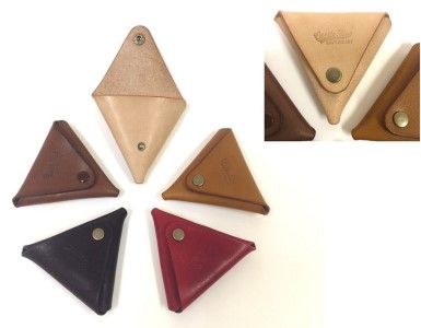 レザー三角コインケース（黒・茶・ナチュラル・赤・キャメル）(75×75×10mm) 黒