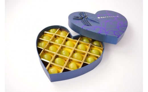 ぶどう 2026年  岡山県産シャインマスカットＪｅｗｅｌｒｙ ｂｏｘ青化粧箱入り18粒贈答用