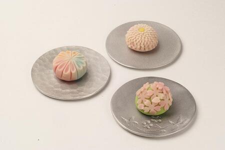 「ひんやり」をキープしてくれるアルミ鋳物の菓子皿（Sakuraセット）