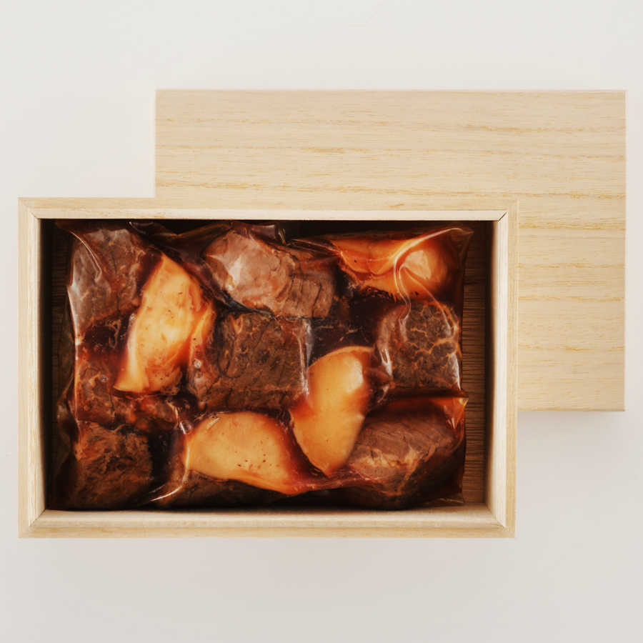 ＜湊与＞牛肉のロースト鮑醤油仕立て100g（鮑40g入り）