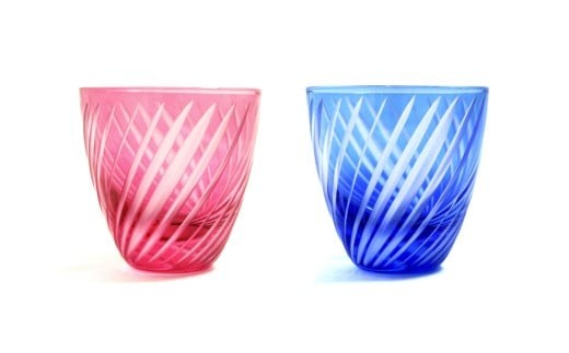 
                  浅草切子 KANA KURITA「ぐい呑 滝縞斜め 青藍/金赤＜艶消し＞」ペアセット 木箱入り| 切子 花切子 切子ガラス ガラス工芸 グラス ガラス コップ 手作り ぐい呑み 家飲み 酒器 ハンドメイド 手作り ギフト 贈答 プレゼント
                