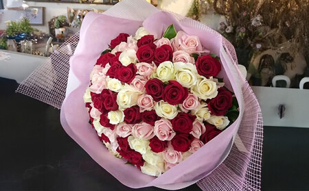 ミックスカラーバラ100本【 花 薔薇 花束 バラ フラワーアレンジメント フラワー 花 フラワーギフト 花束 】