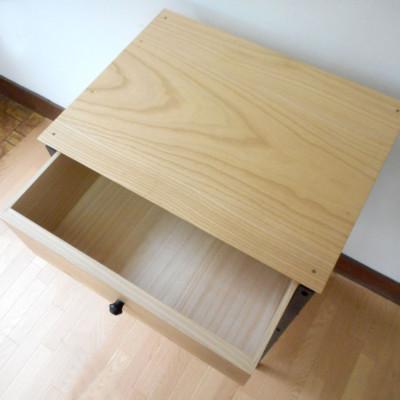 ふるさと納税 岸和田市 桐製家具【KIRIKAGU】ベッドサイド用小物入れ |  | 03