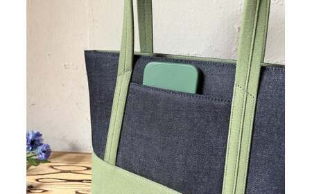 【2026年6月上旬発送開始】【 AKIRA オリジナル】【 マツコの知らない世界 で紹介されました！】 中型レディストートバッグ ショルダータイプ 濃紺デニム×カーキ 軽量 軽い 日本製 キャンバス