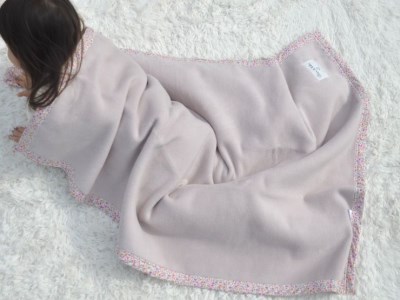 名入れ可 綿100%ベビー毛布 (ベージュピンク／花) 85×115cm 毛布の町泉大津市産 [3337]