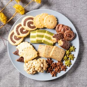 幸せを運ぶハリネズミクッキー缶*発酵バターと米油使用*【1668018】