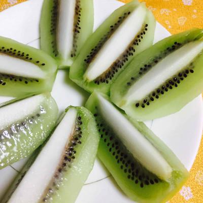 ふるさと納税 紀の川市 【和田果樹園】5Lサイズの大玉　秀品　紀の川市産キウイフルーツ　ヘイワード
