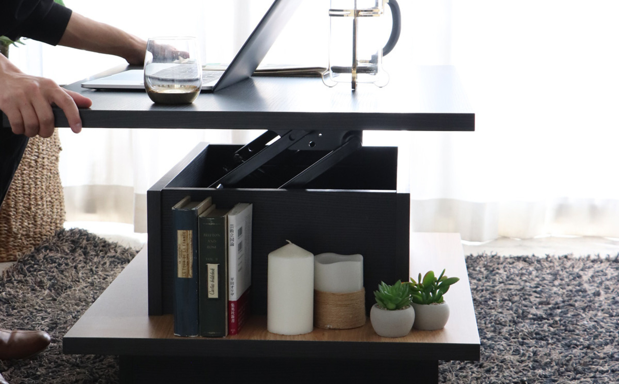 FEEL リフトアップテーブル ※テーブル以外の家具、カーペット、パソコン、小物等は返礼品に含まれません。