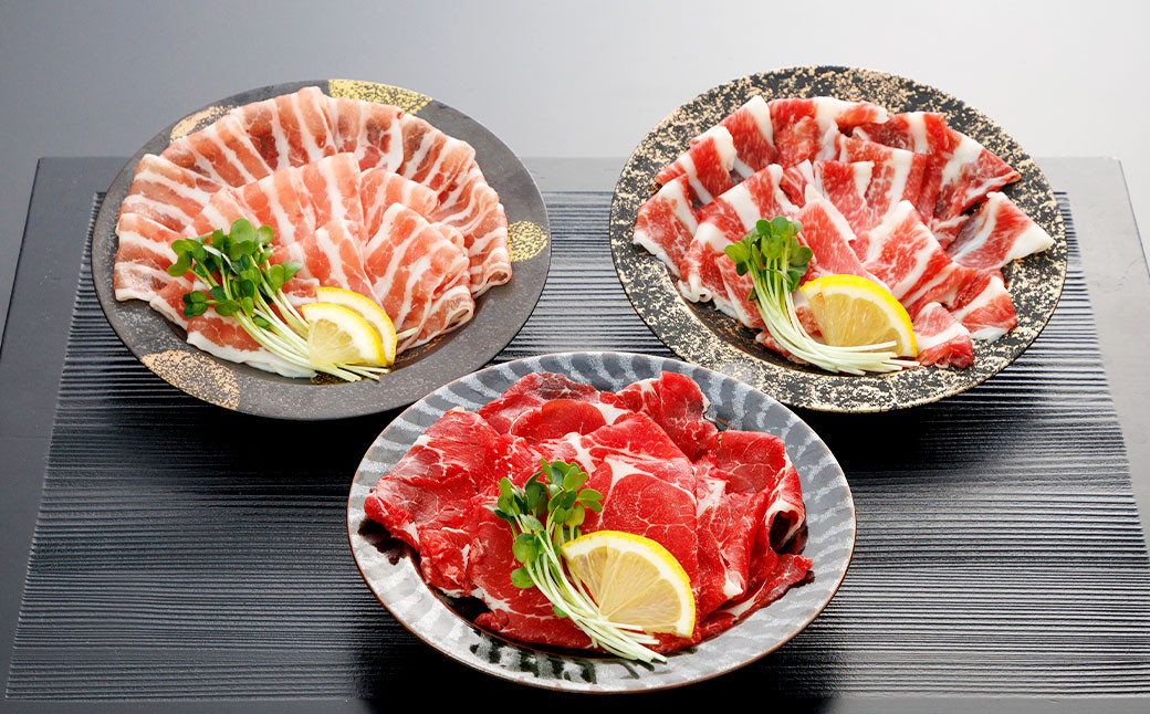 【桜屋】 新感覚！極薄スライス 「花びら馬刺し」 3種盛り300g（専用醤油付き150ml×1本）