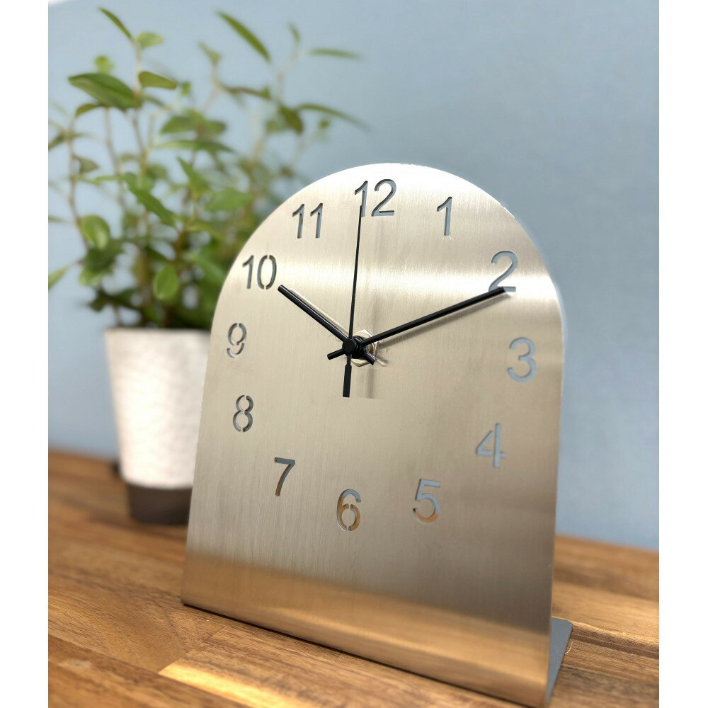 【ふるさと納税】ステンレス 置き時計 針ブラック インテリア モダン スタイリッシュ 時計【雑貨 日用品 人気 おすすめ 】 | 日用品　雑貨　人気　おすすめ　送料無料