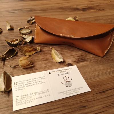 ふるさと納税 水戸市 バレンヌ 手縫いメガネケース(キャメル)