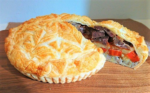 牛ほほ肉と根野菜のパイ包み 根菜 パイ 洋食 無添加 人参 レンコン ジャガイモ 牛肉　H080-047