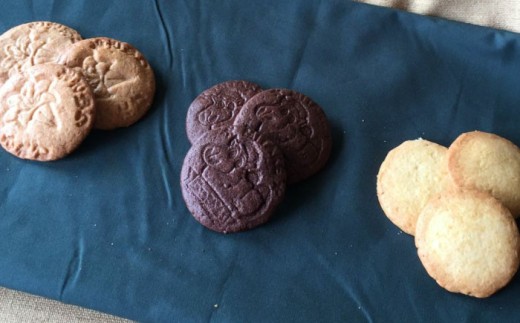 手作りクッキー 詰め合わせ 13袋（計66枚）クッキー 大容量 お菓子 家庭用 くっきー cookie スノーボールクッキー 焼菓子 焼き菓子 洋菓子 スイーツ プレーン シナモン ココア 緑茶 きなこ かぼちゃ 紫芋 MIX 手作り セット 詰め合わせ おやつ 岐阜県 / 御嵩町 / あゆみ館 [AVAB001]