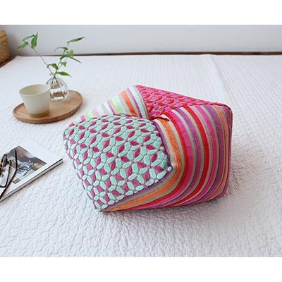 ふるさと納税 京都市 【洛中高岡屋】カワイイの素敵な出会い カサマンス おじゃみ座ぶとん(キャトル) |  | 02